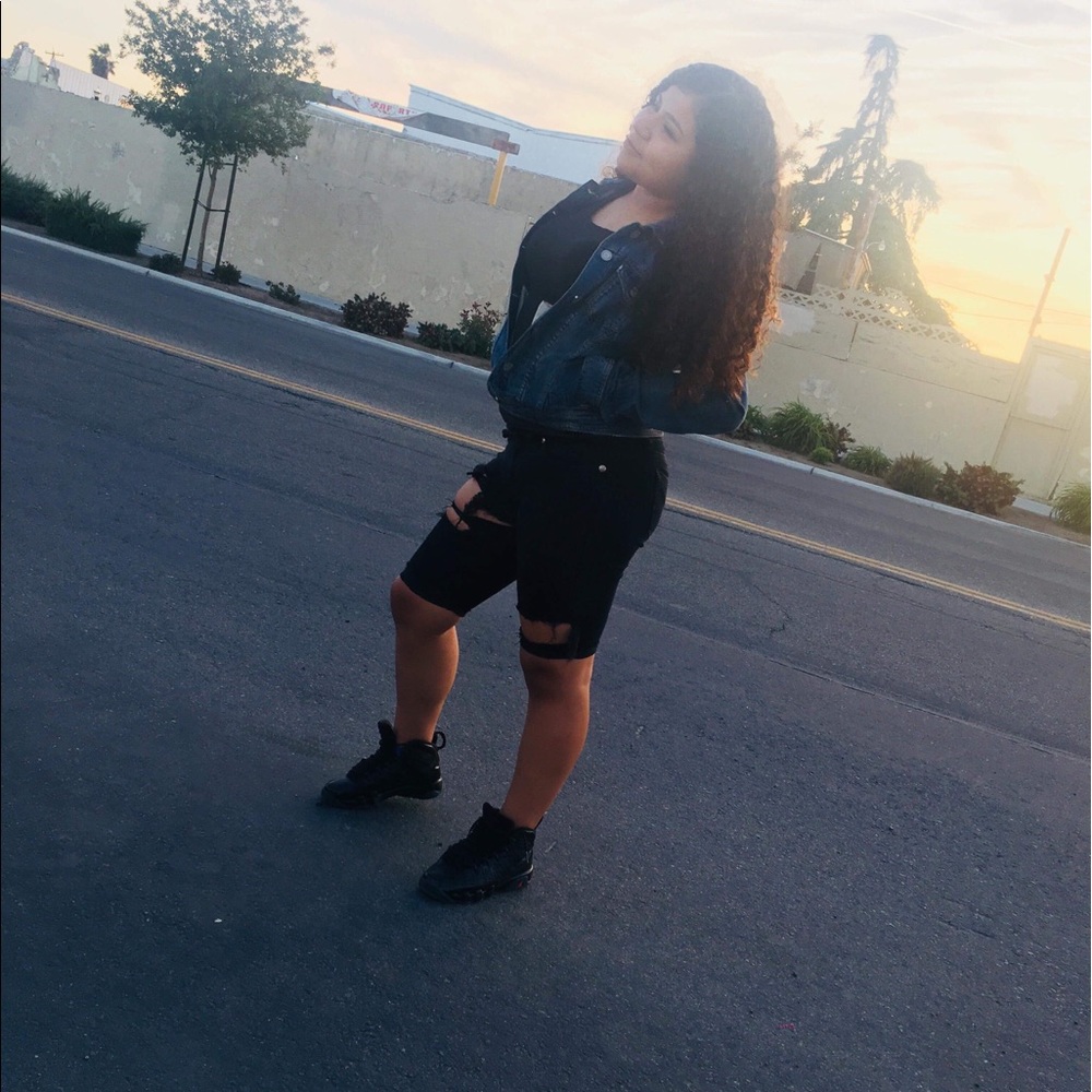 Meet your Posher, Lexis